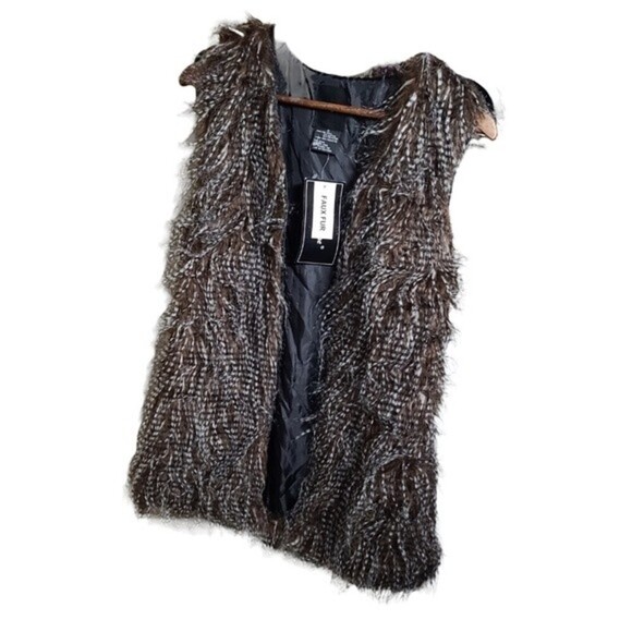 Me Jane Jackets & Blazers - Me Jane Faux Fur Vest NWT S